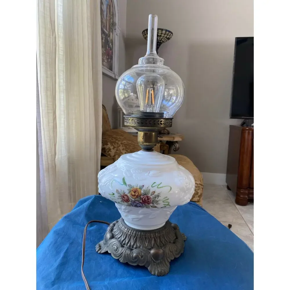 vintage Gone With the Wind (GWTW) parlor lamp,hand-painted floral on milk glass.